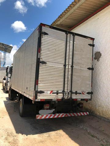 Caminhão Baú