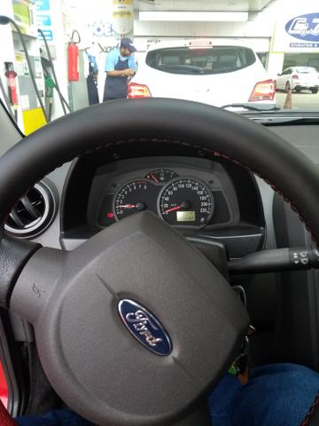 Vendo Ford Ka 2010 única dona só trava 80 mil km carro top - Foto 6