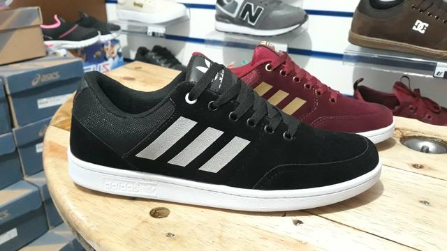 Adidas - Foto 2