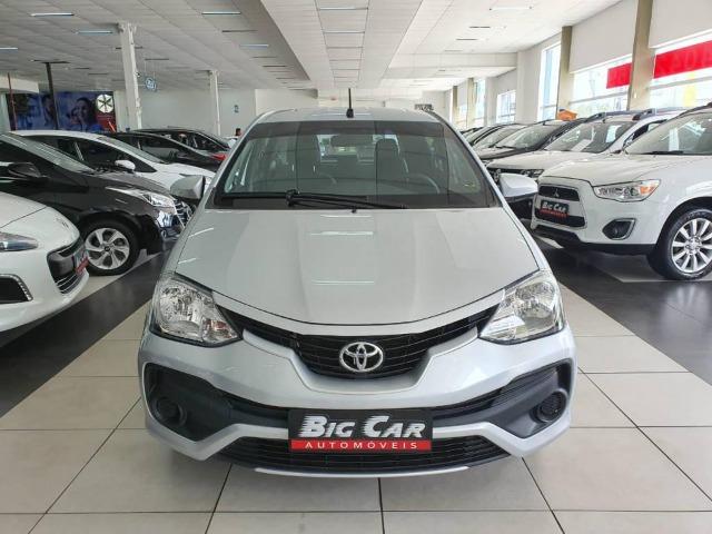 Toyota Etios XS 1.5 Flex 16V 5p Aut. Prata - Foto 4