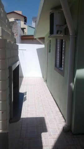 Vendo ótima casa na praia do santinho na ilha de Florianópolis - Foto 7