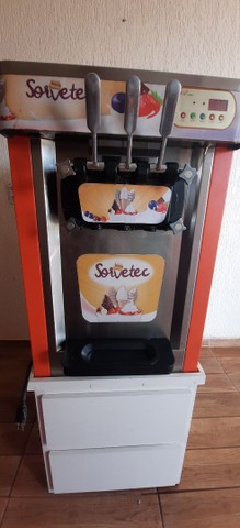 Vendo maquina de sorvete com suporte e cavalete  - Foto 2