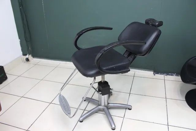 Barbearia Diniz - Cadeiras Ferrante usada já por mais de
