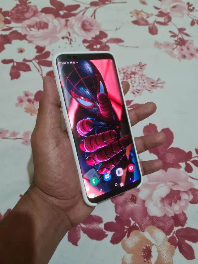 Vendo galax s8 Plus bem novinho 