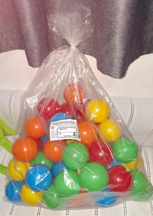 Bolas de piscina- Diversas cores com 50 unidades
