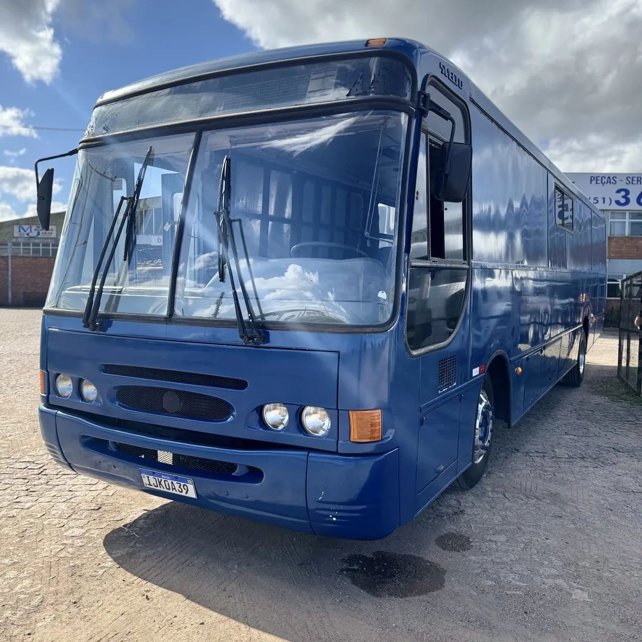 Ônibus Motorhome (Falta Mobiliar) - Foto 2