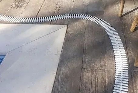 Grade Grelha Piscina Plástica Flexível de 15 cm - preço do metro R$ 45,00 - Foto 3