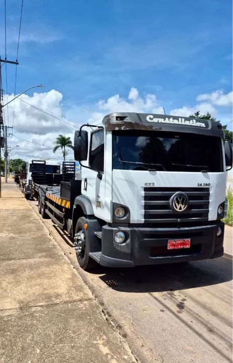 Caminhão Truck VW 24.250 6x2  Constellation E5