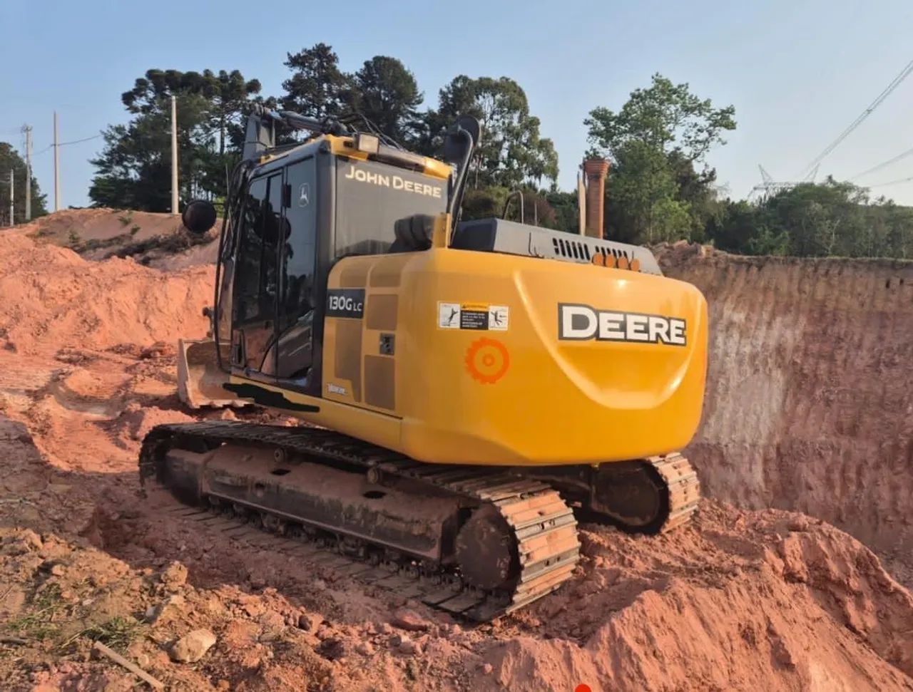 Escavadeira John Deere 130G ano 2020 com 4000 horas, em SP - Foto 2