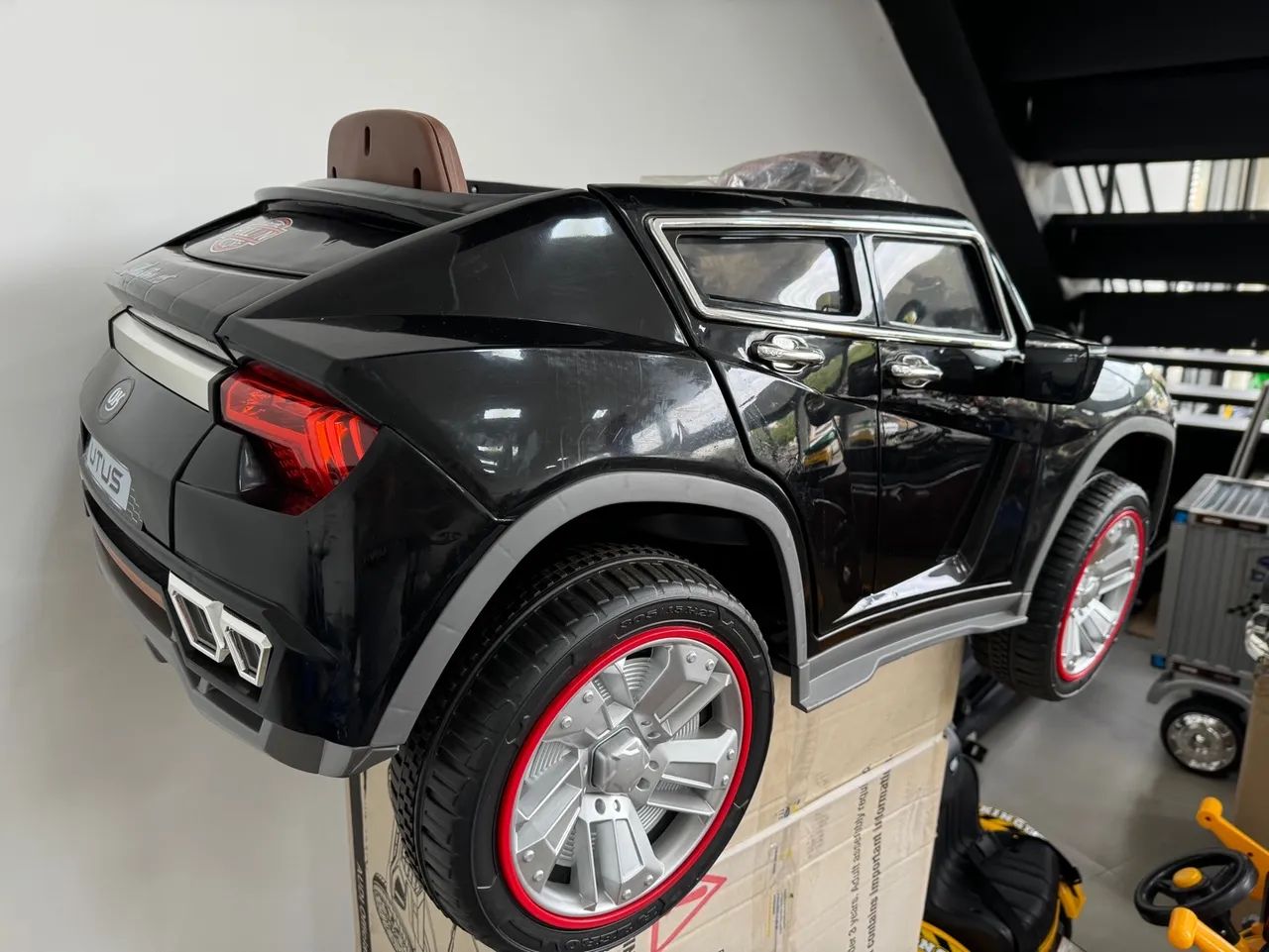 Carro elétrico infantil