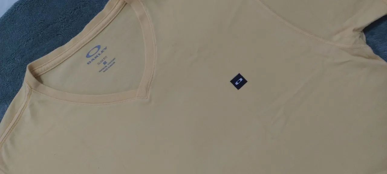 Camiseta Oakley Amarela - Tamanho M - Foto 2
