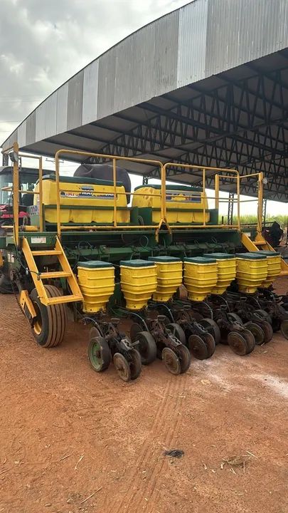 Plantadeira Tatu Marchesan COP CA 7/7