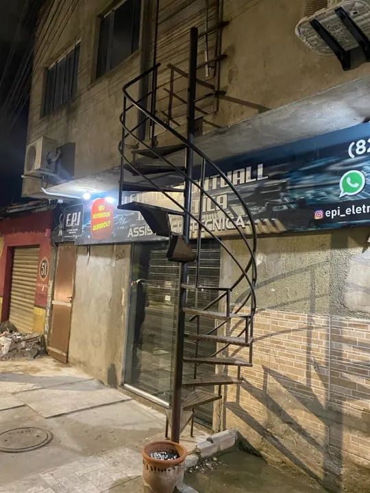 Escada caracol em metal para sua casa!