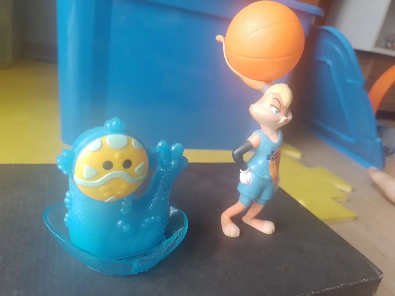 Boneca Lola (Space Jam) e Elio (Disney Pixar) - colecionáveis MC Donald's.  - Foto 2