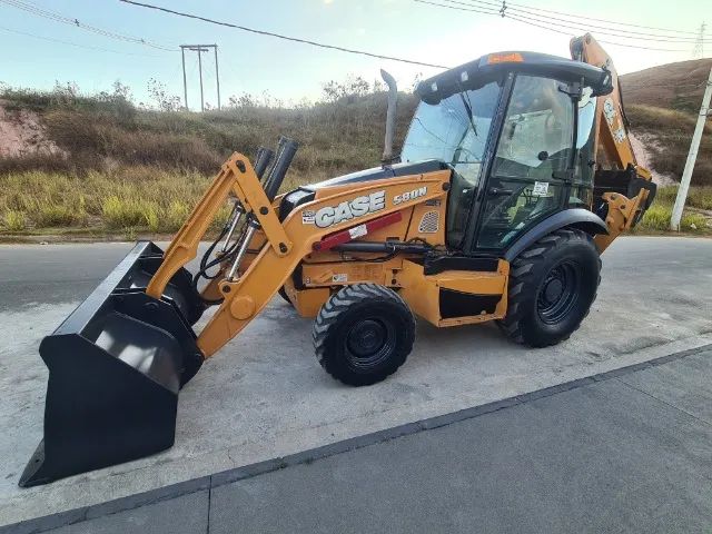 Retroescavadeira Case 580n Ano 2014