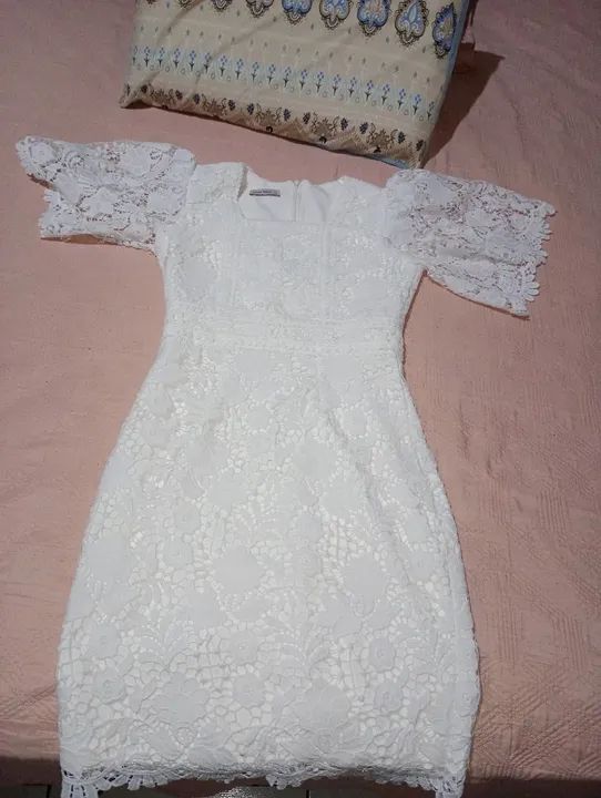Vestido branco de renda tamanho m - Foto 2
