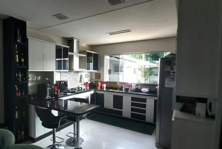 Alugo casa totalmente projetada e mobiliada  - Foto 2