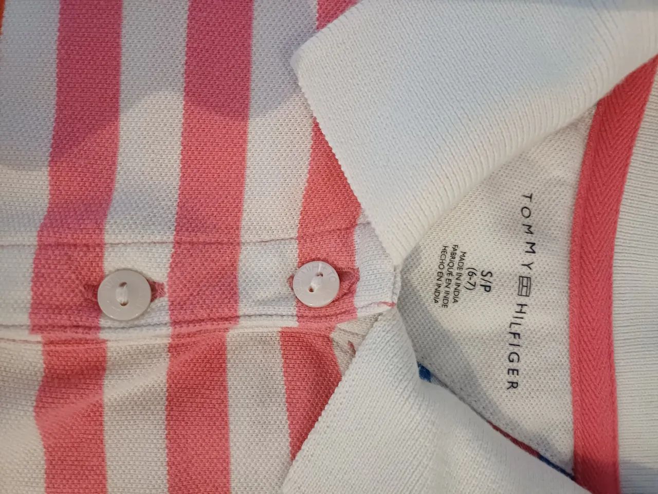 Polo infantil feminina Tommy Hilfiger semi-nova,  tam. 6-7 anos. - Foto 3