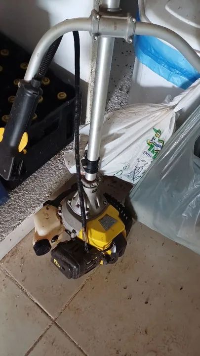 Roçadeira a gasolina