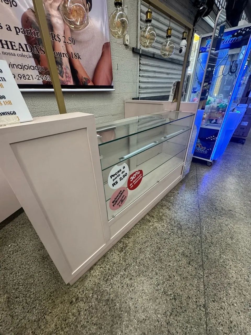 Balcão Expositor Rosa com Vidro - Foto 4