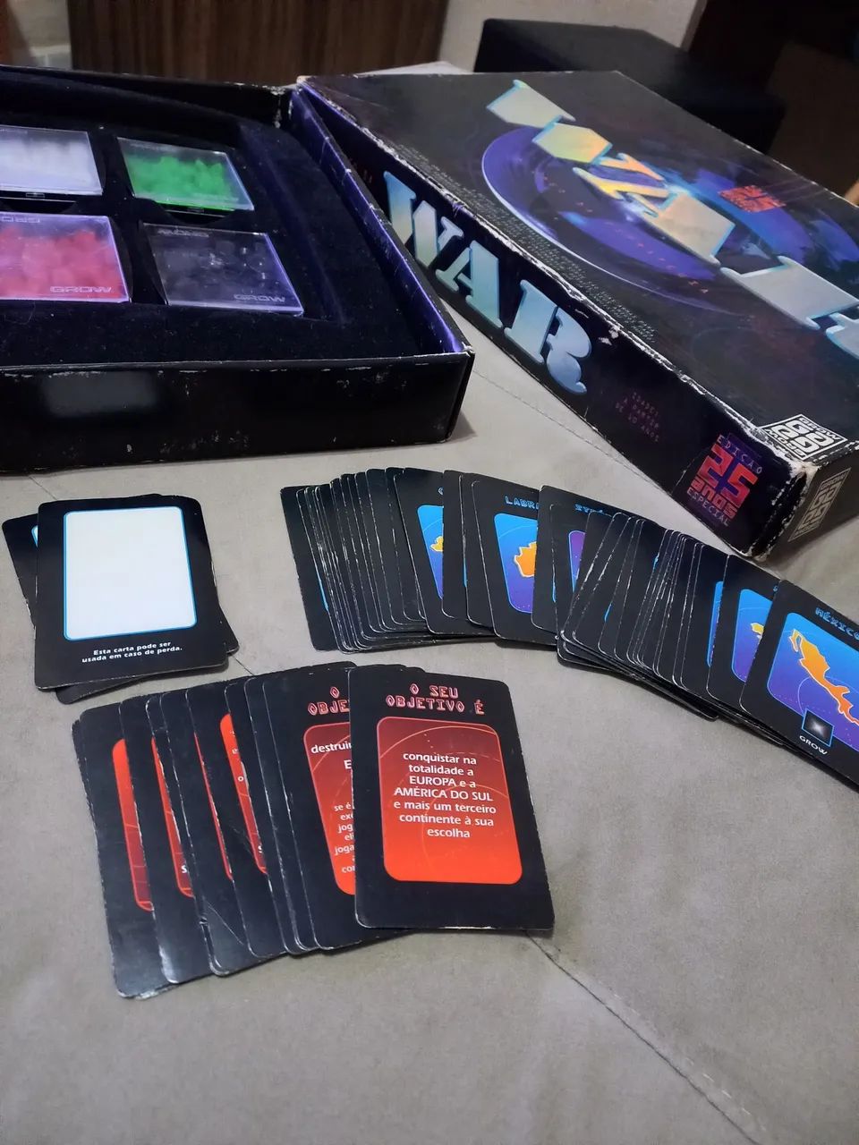 Jogo de Tabuleiro WAR - Edição Especial 25 Anos
