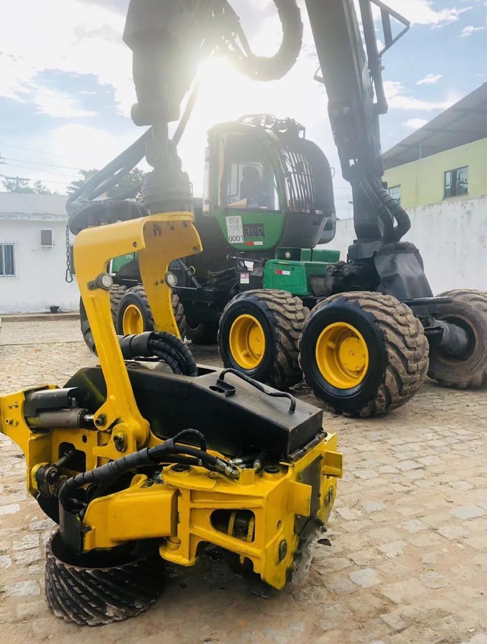 John Deere 1270G 8x8 com Cabeçote Waratah 215 - Foto 3