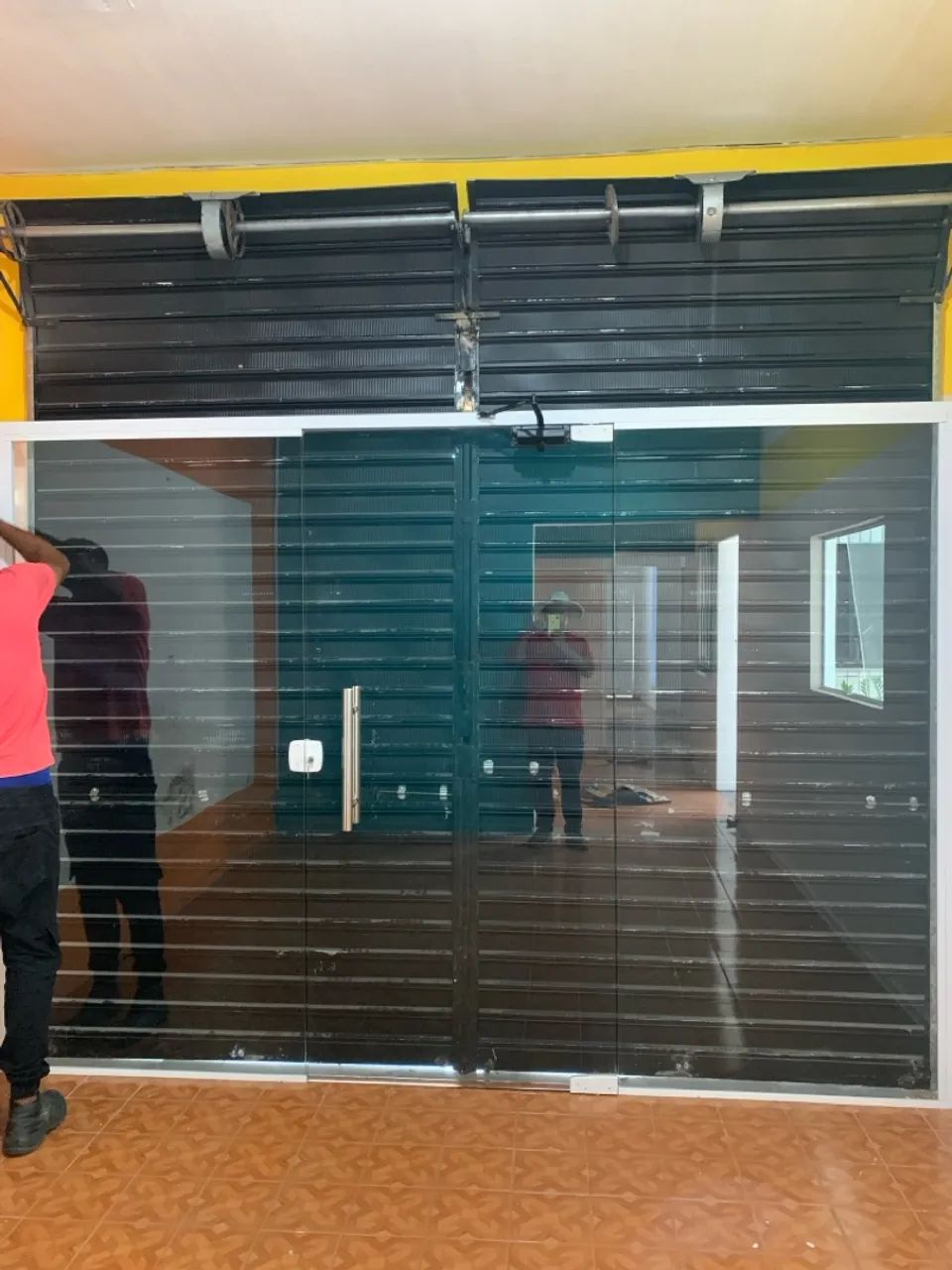 Porta de enrolar de aço - segurança para sua casa - Foto 3