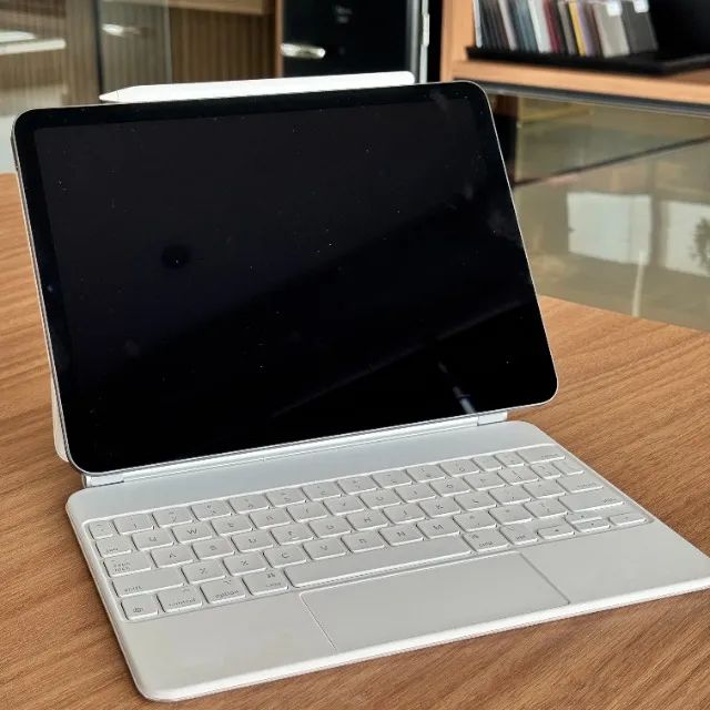 iPad Air 5 c/ Magic Keyboard e Apple Pencil - Tablets e E-Readers