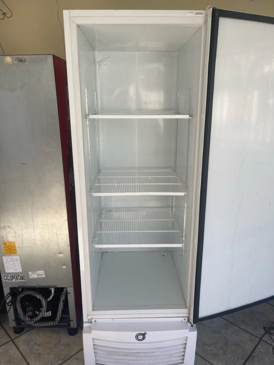 Freezer Vertical 570L