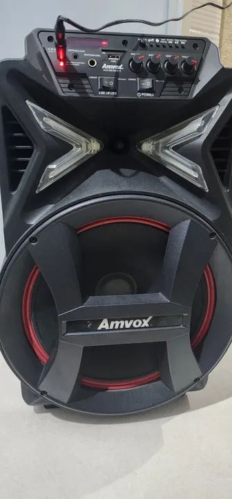 Caixa de Som Semi nova na caixa 