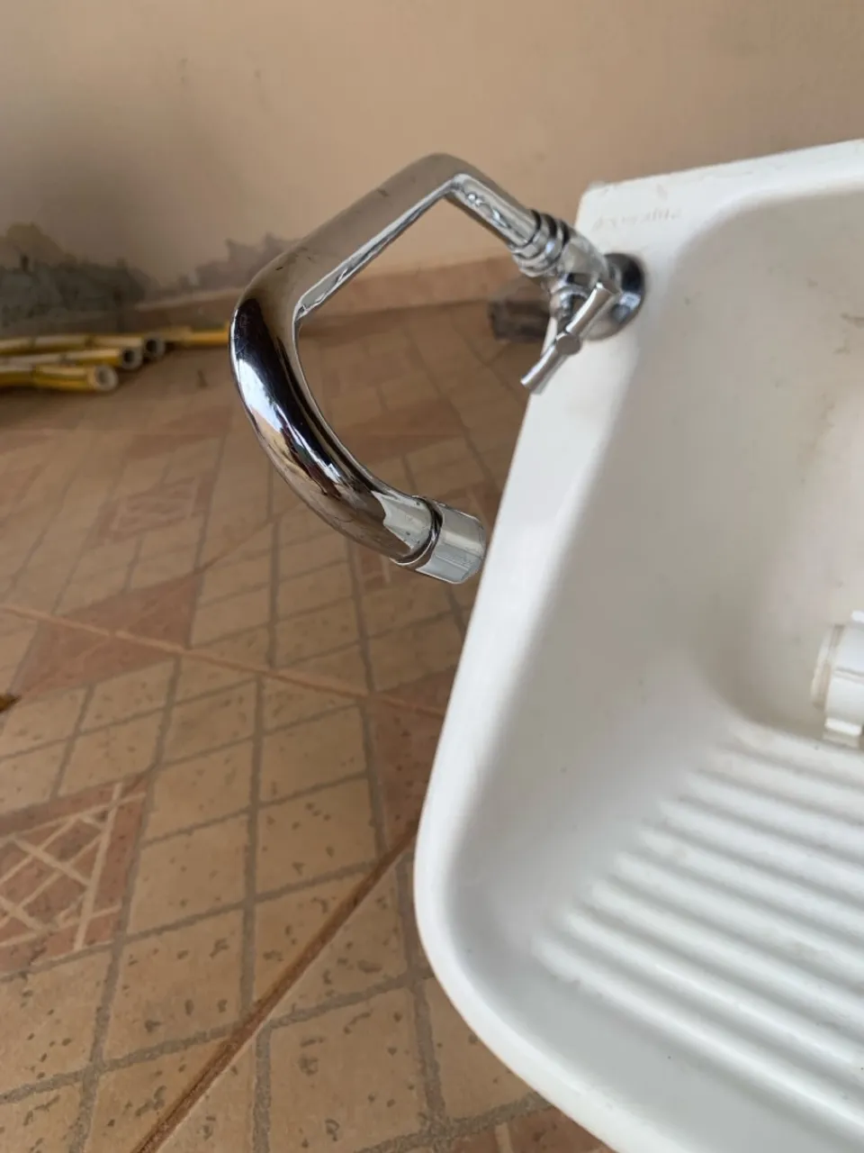 Tanque com Torneira Inclusa