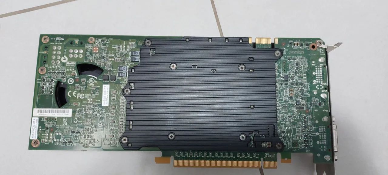 Placa de Vídeo NVIDIA Quadro 6000 COM DEFEITO, liga mas não dá video. - Foto 5