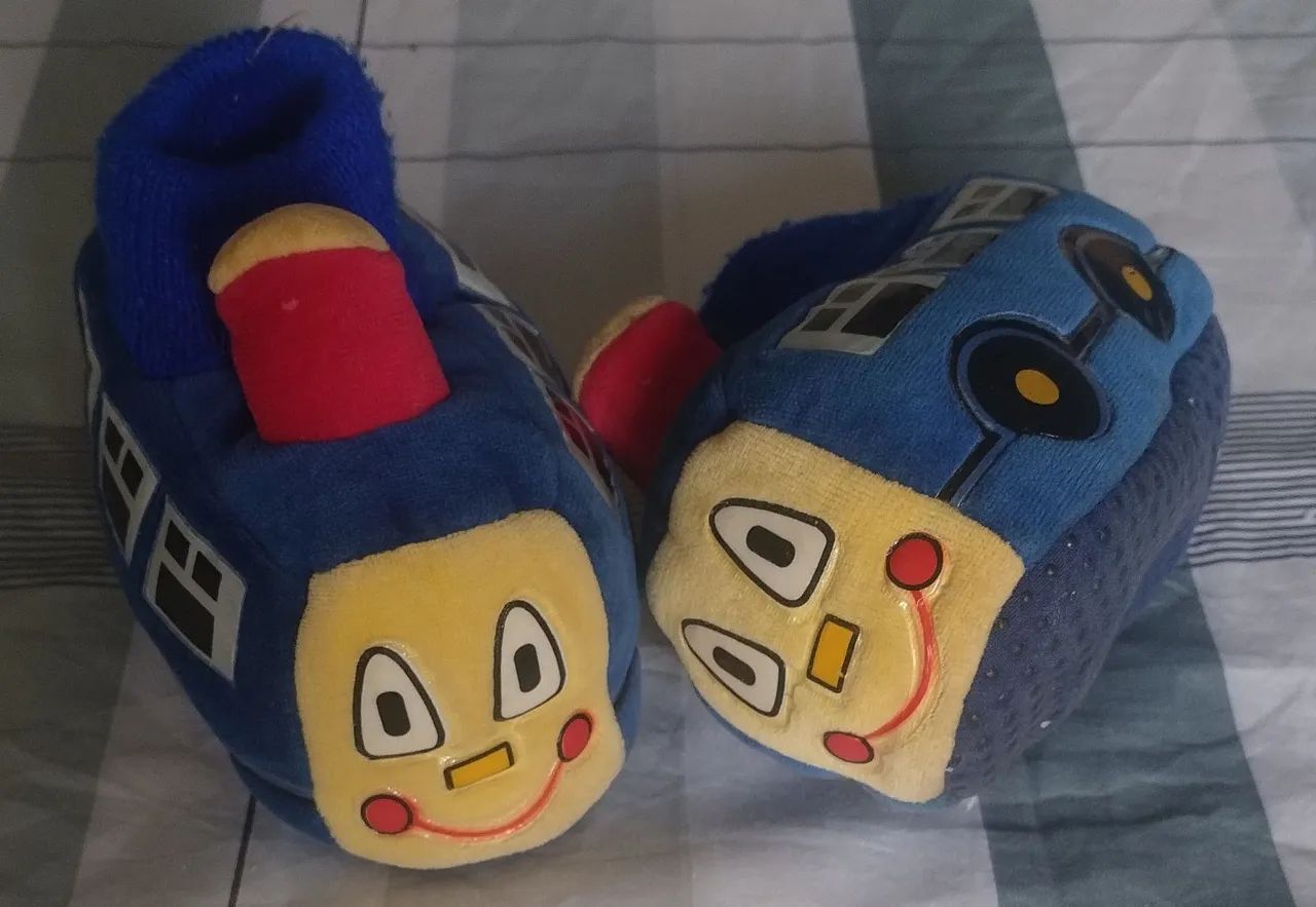 Pantufa infantil trem