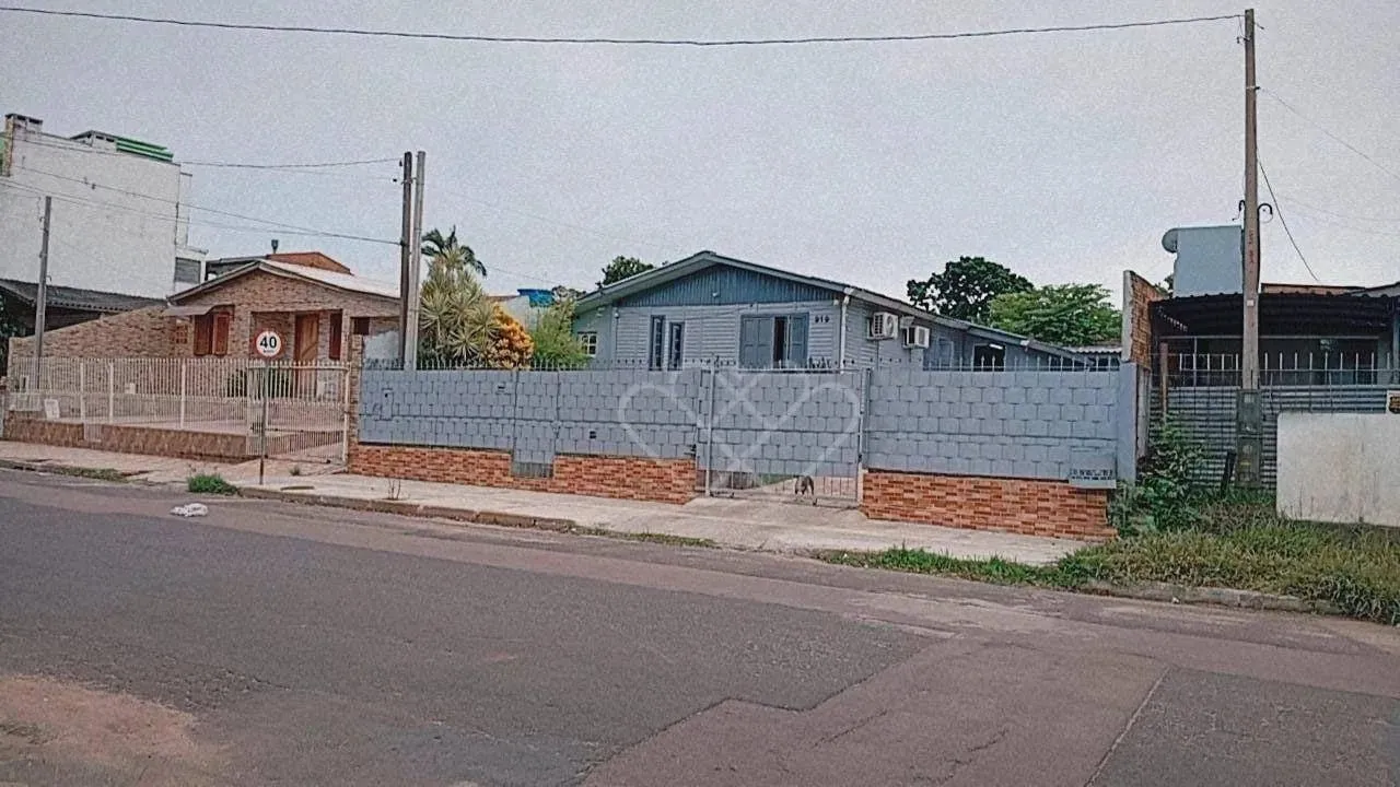 Casa semimobiliada com piscina e 3 dormitórios na Morada do Vale 3