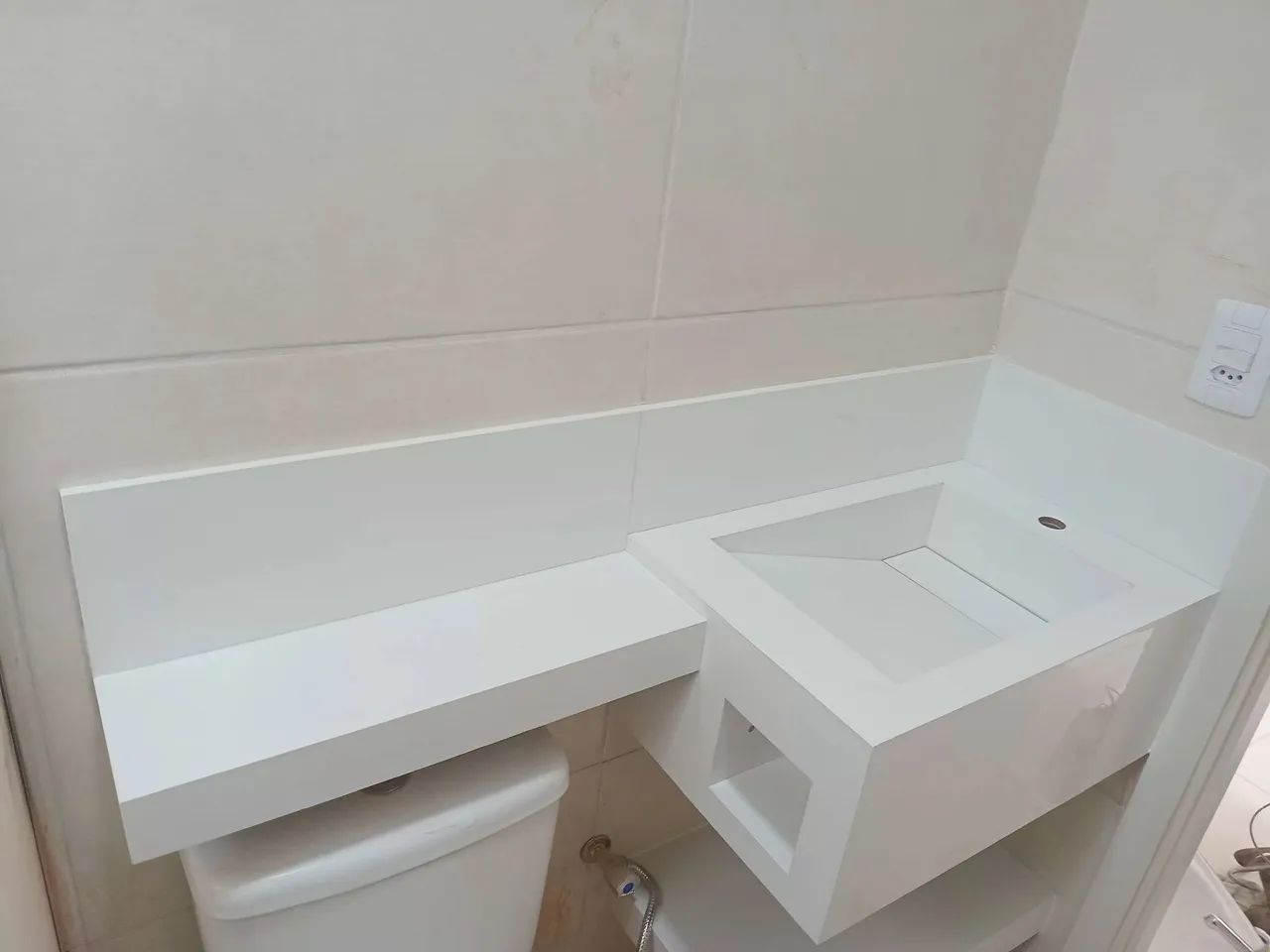 Cuba de banheiro moderna em branco - Foto 3