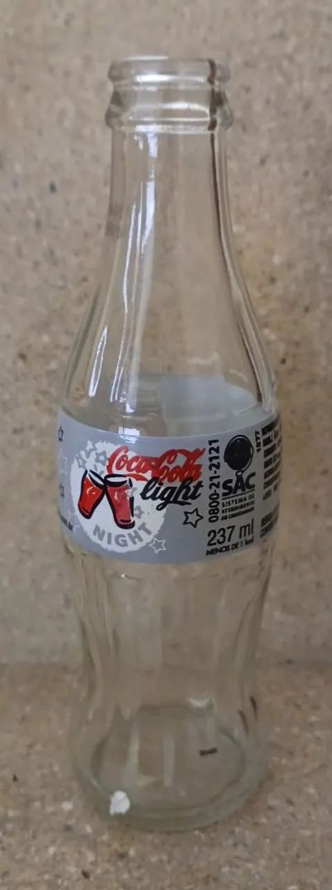 Antiga Garrafa de Coca-Cola Light - Night -  237 ml - Foto 2