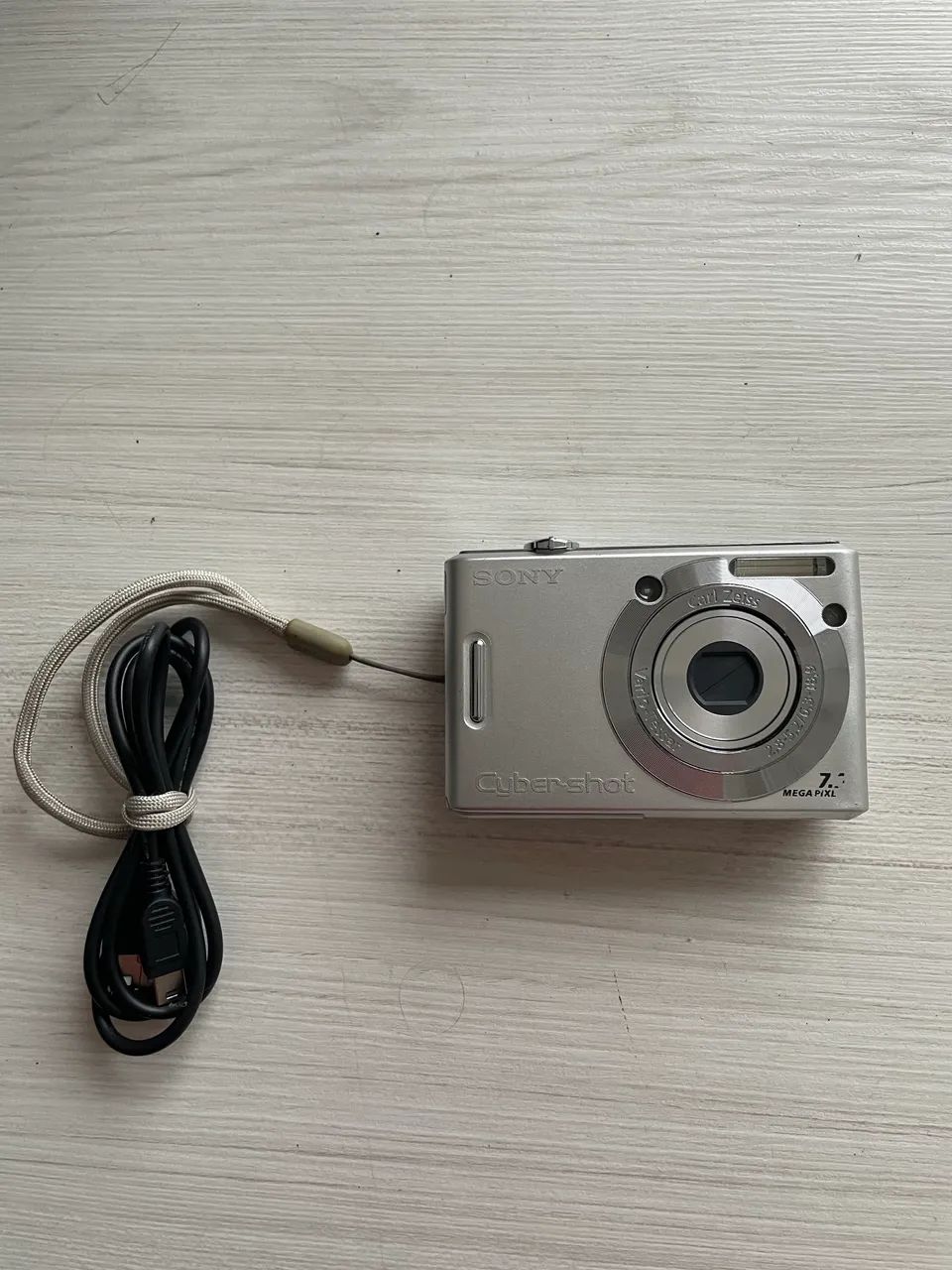 【C2017】 SONY Cyber-shot DSC-W35 シルバー ソニー Câmera digital Sony Cyber-shot DSC-W35 7,2 MP 3x - Prata Leia