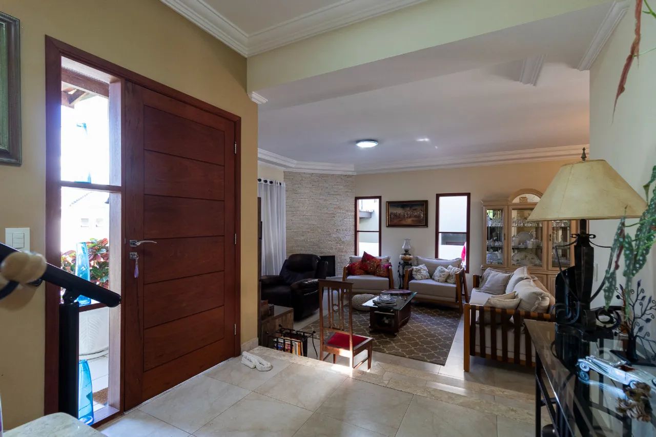 Casa no condomínio Jardim Amanda para venda com 3 quartos, sendo 3 suítes, 240m² - Foto 2