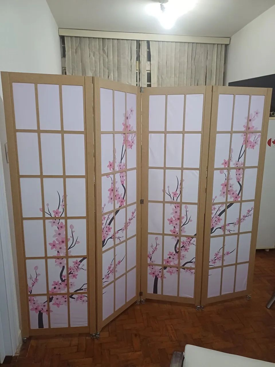 Divisória estilo oriental com flores de cerejeira - Foto 2