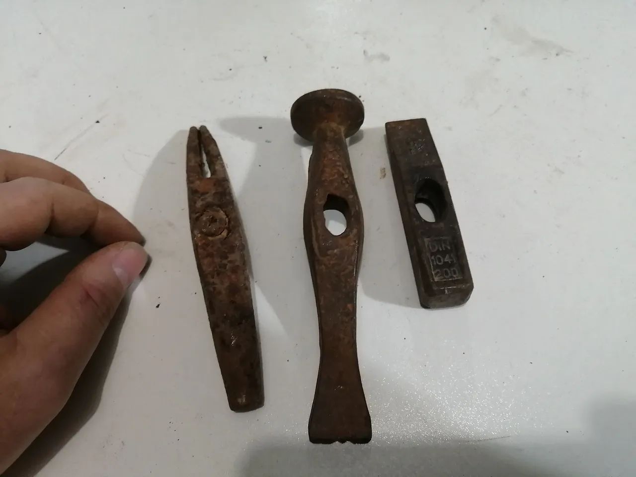 Lote 3 martelos antigos de sapateiro  - Foto 3