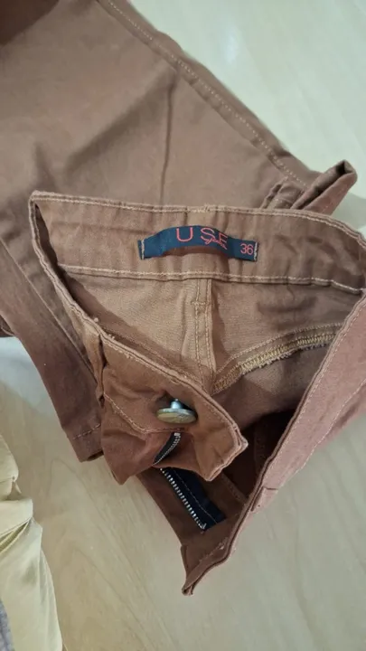 VENDO UMA CALÇA JEANS PANTALONA NOVA, COR MARROM TAMANHO 36