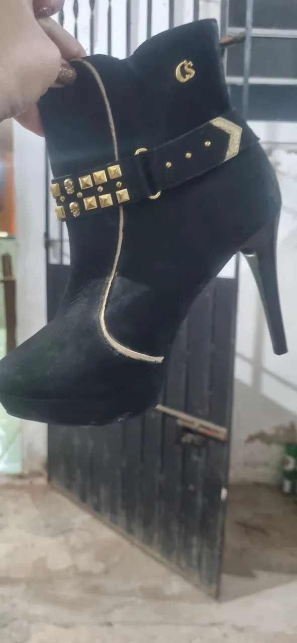 Bota preta Carmem Steffens