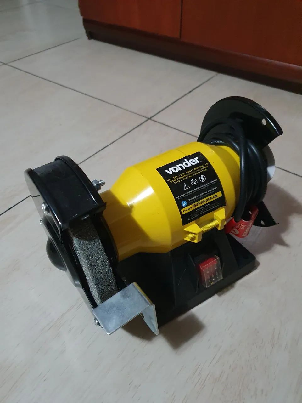 Esmeril de bancada Vonder 127V/220V