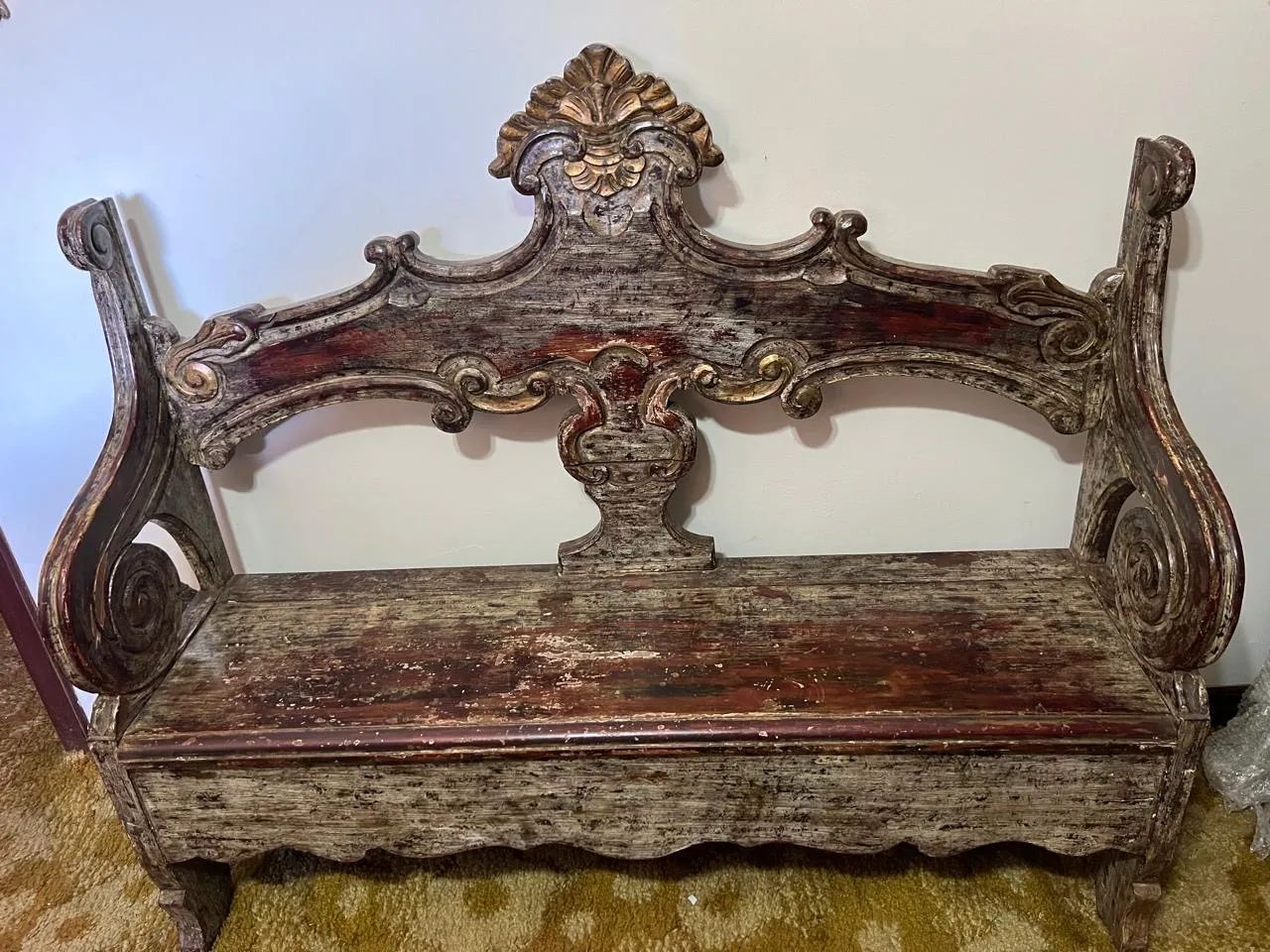 Banco Entalhado  - Foto 2