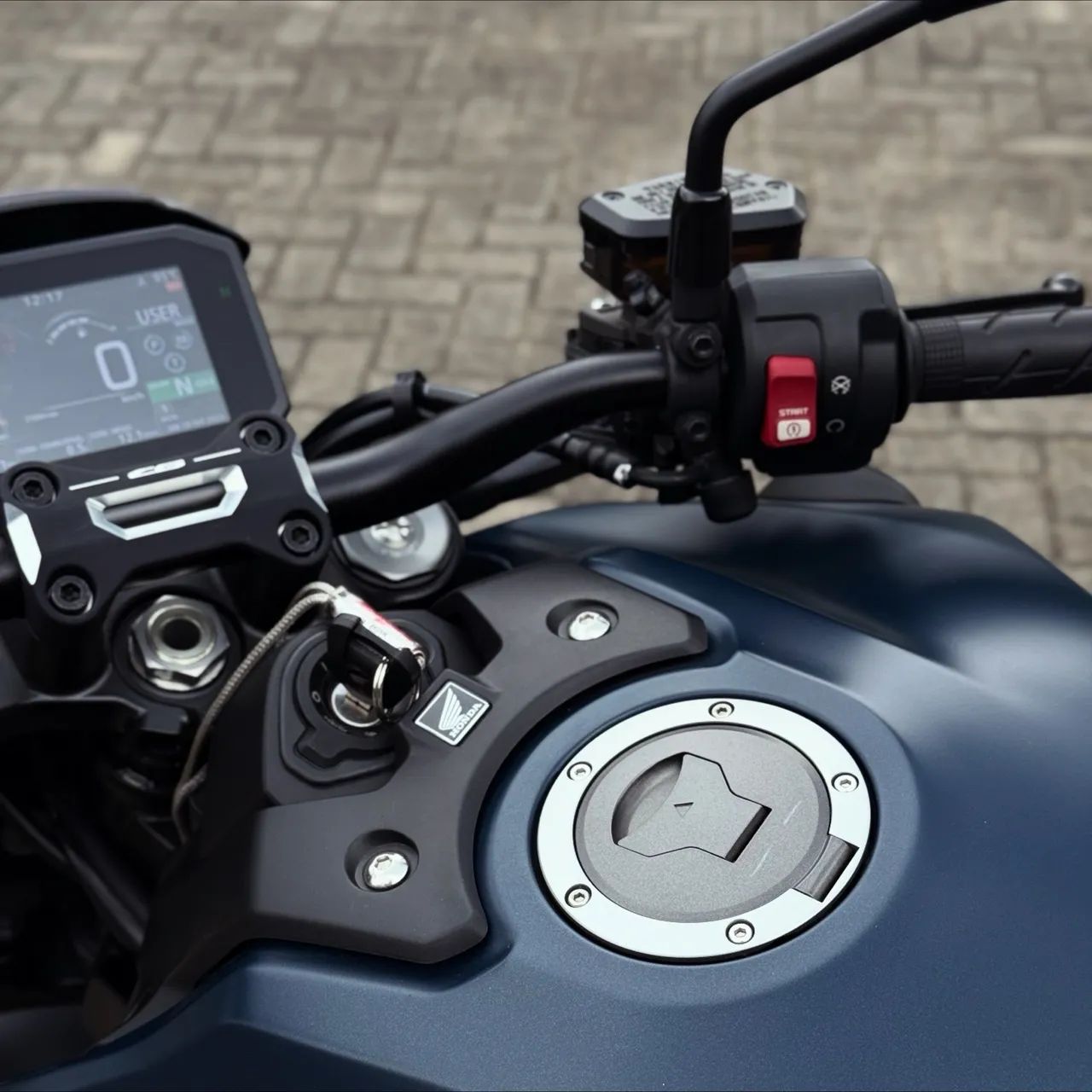 CB 1000 Black Edition (Apenas 831 km) - Foto 12