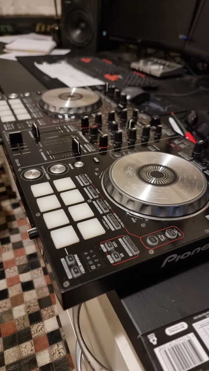 Pioneer DJ DDJ-SR コントローラー Amazon | Pioneer 「Serato DJ」専用 DJコントローラー DDJ-SR