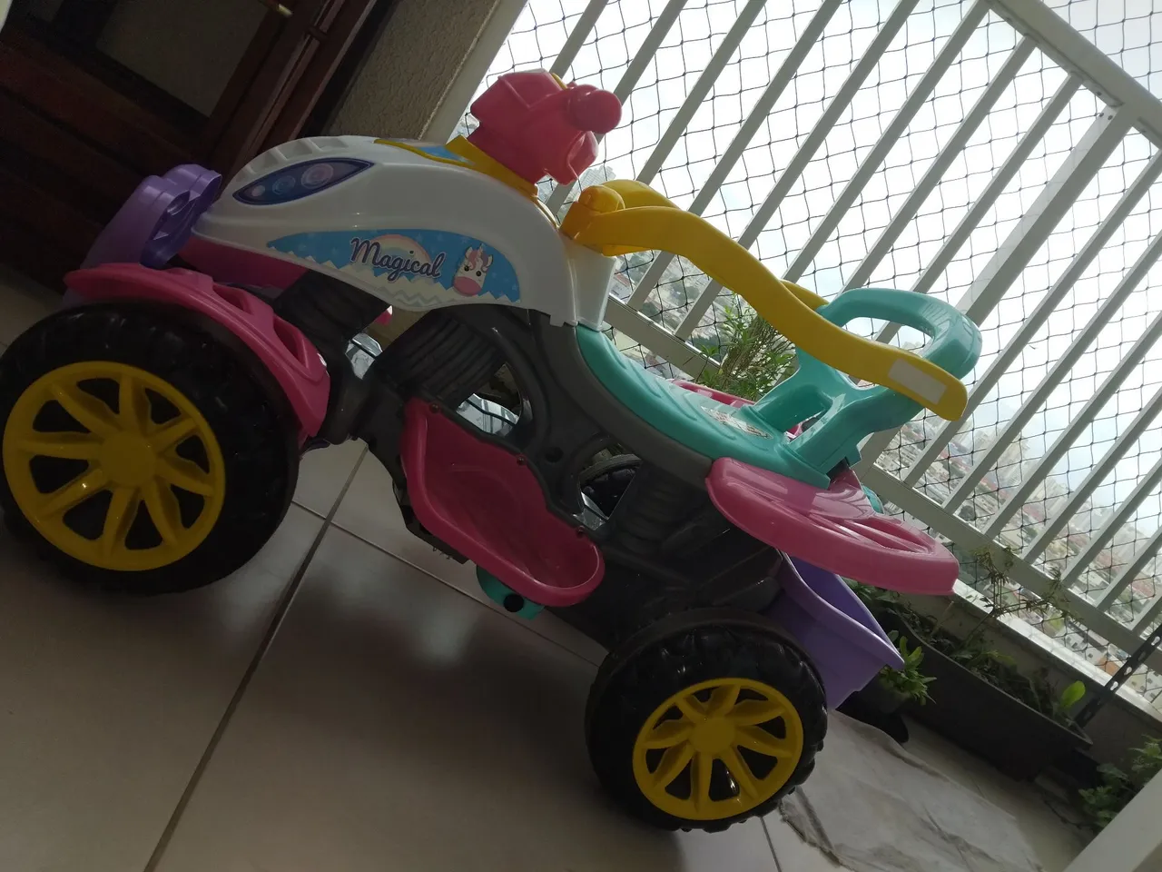 Carrinho Infantil Quadriciclo Passeio Com Pedal 2 Em 1 Maral