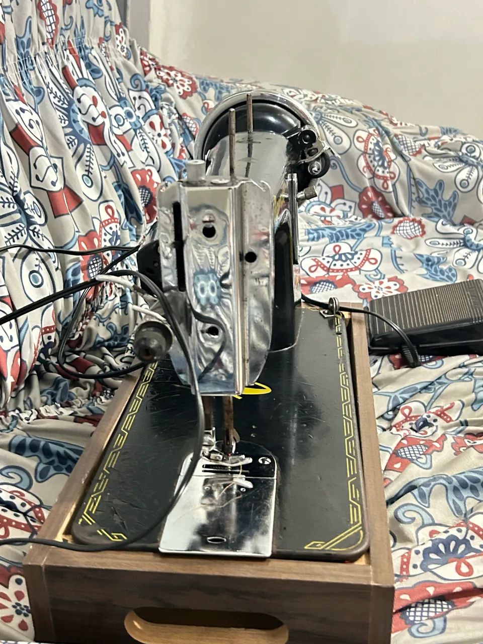 Vigorelli Straight-Stitch Sewing Machine