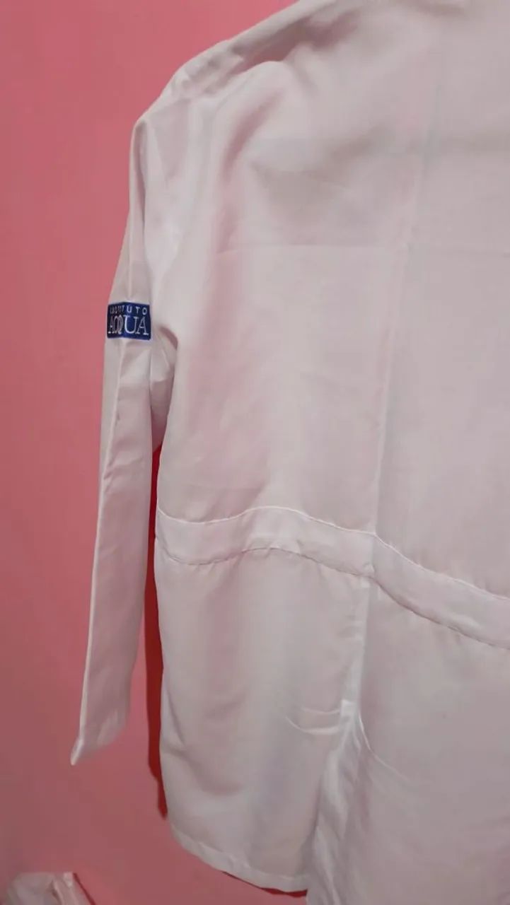 Vendo jaleco Branco - Foto 3