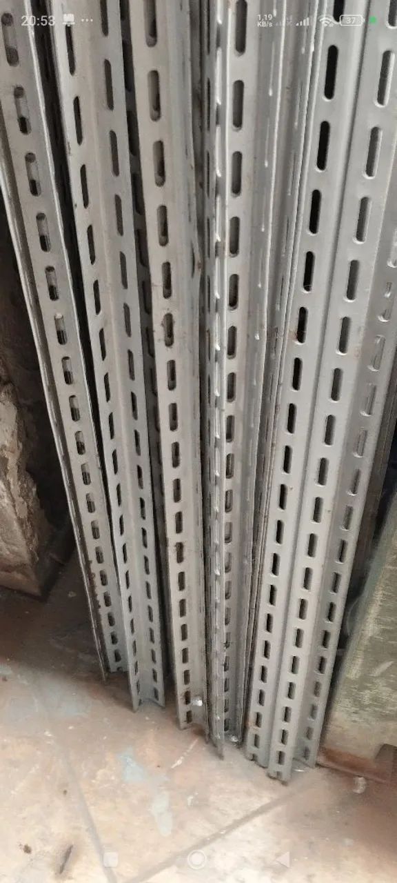 Estante de ferro, aço, prateleiras,(posso até entregar) - Foto 4